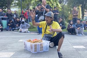 Teriakan Pedagang Keliling di Surabaya: Semoga Prabowo Ngerti Nasib Rakyat Kecil
