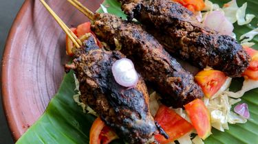 Resep Sate Buntel Kambing Khas Solo, Ide Mengolah Daging Kurban