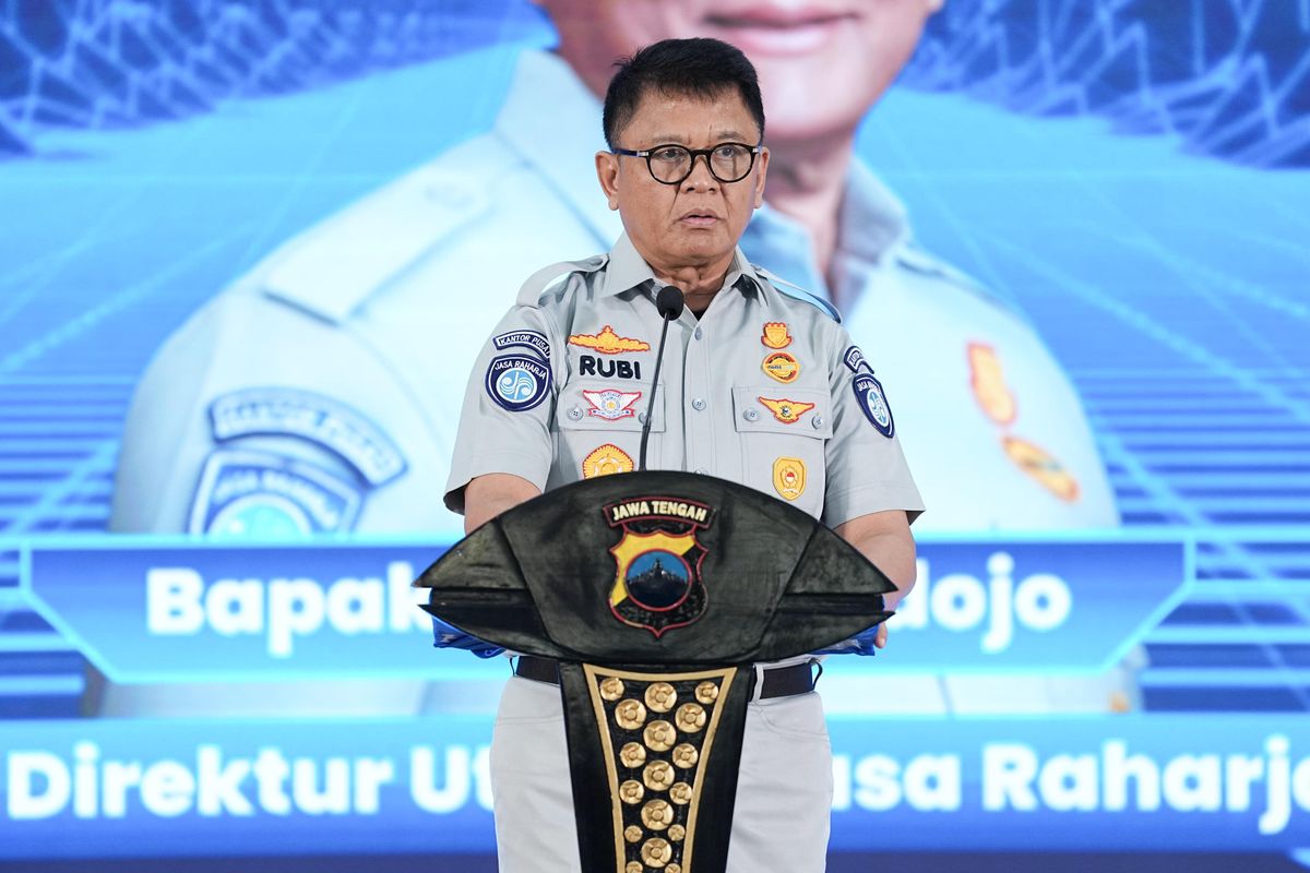 Pelaksana Tugas (Plt) Direktur Utama Jasa Raharja Rubi Handojo dalam kegiatan Polantas Menyapa di Aula Borobudur, Markas Kepolisian Daerah (Mapolda) Jawa Tengah (Jateng), pada Rabu, 23 Juli 2025. 
