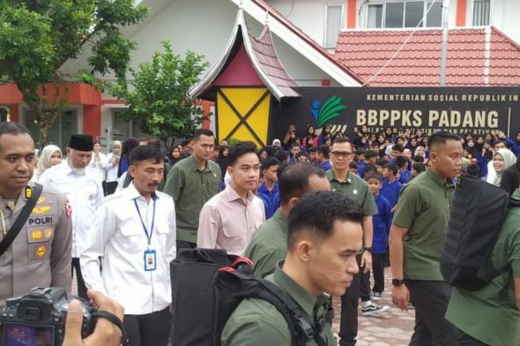 Gibran Bakal Temui Jemaat GKSI Padang Usai Rumah Doa Dirusak Warga