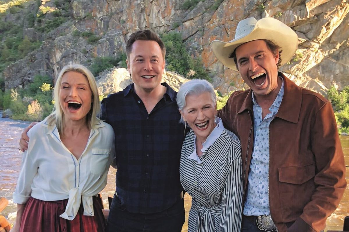 Maye Musk (ketiga dari kiri) bersama anak-anaknya, Tosca, Elon dan Kimbal.