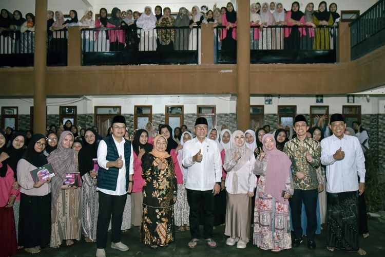 Zulhas: Baru 10 Persen Pesantren Terima MBG