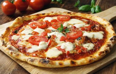 Apa Bedanya Pizza Italia dan Pizza Amerika?