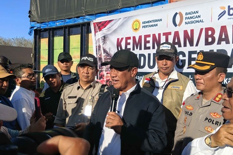 Gempa M 7,7 Flores, Mentan Amran Janji Perbaiki Sawah dan Ganti Alsintan Petani