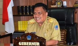 Gubernur Olly Sabet Penghargaan Adhi Purna Prima Award