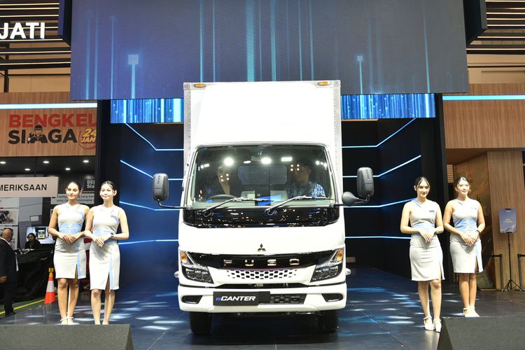 Mitsubishi Fuso eCanter GIIAS 2024