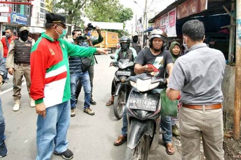 Plt Wali Kota Medan Pimpin Razia Masker, 16 KTP Warga Disita, Izin Lapak Dicabut