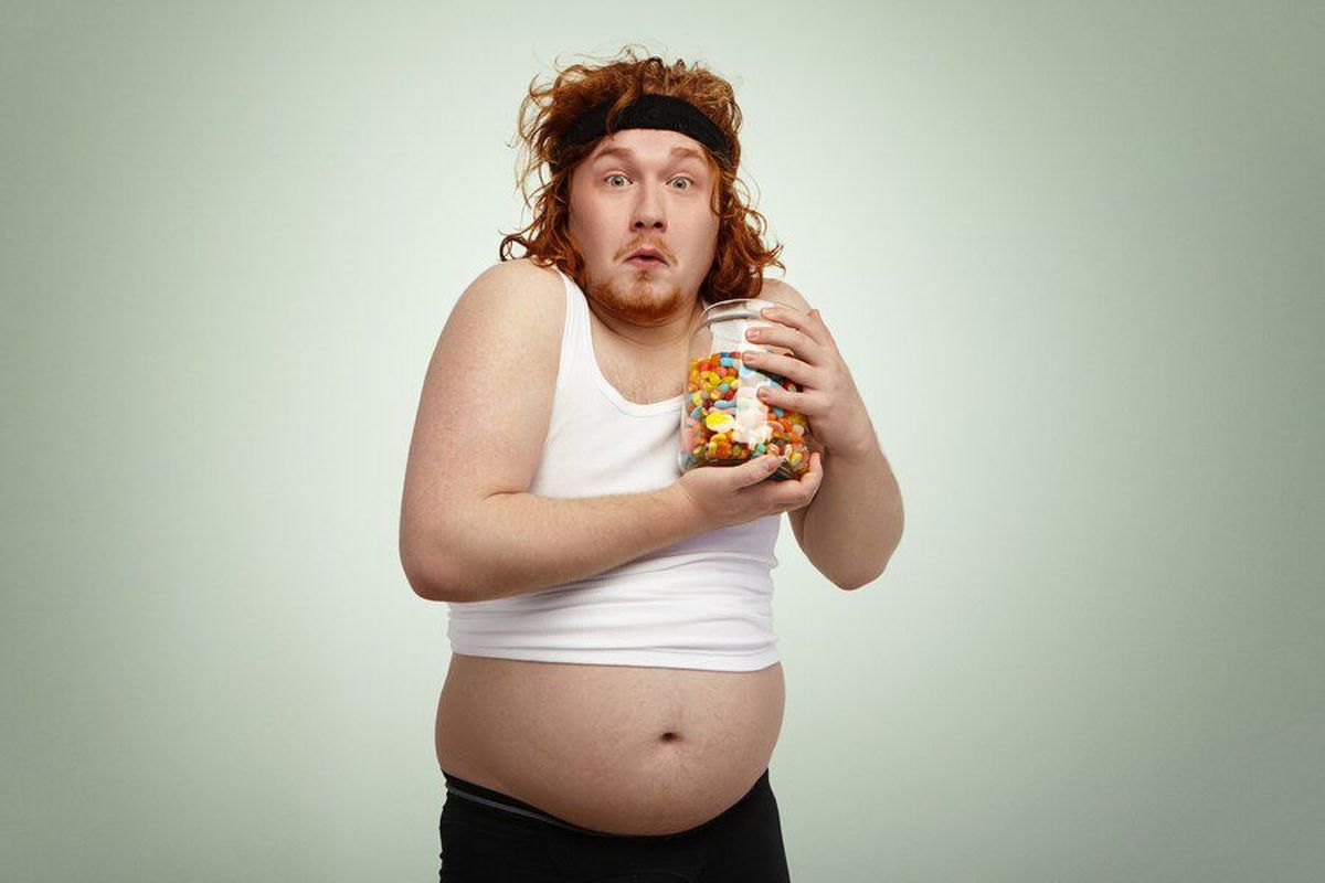Ilustrasi orang dengan badan gemuk