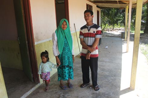Dua Tahun Honor Mengajar Tak Dibayar, Rustam Terpaksa Bertani Sayur