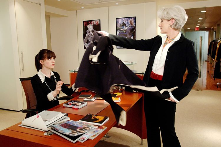 Sinopsis The Devil Wears Prada, Anne Hathaway Bekerja di Majalah Fesyen  Halaman all 