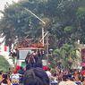 Arak-arakan Timnas, Skuad Garuda Disambut Meriah di Depan Kemenpora