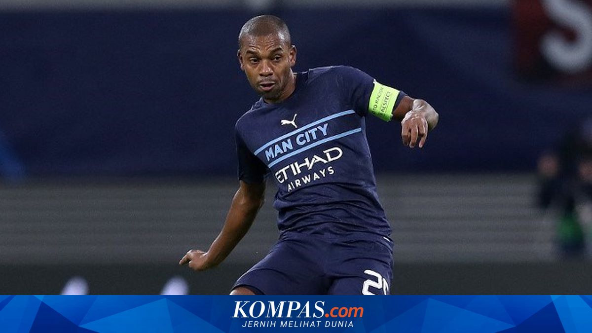 Eks Gelandang Man City dan Timnas Brasil Fernandinho Pensiun dari Sepak Bola