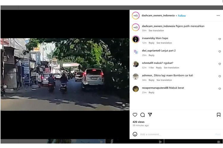 Video viral di media sosial memperlihatkan pengemudi Mitsubishi Pajero Sport yang sembrono. Mobil berjalan tidak oleng bahkan sempat nyaris masuk ke parit dan menabrak motor.