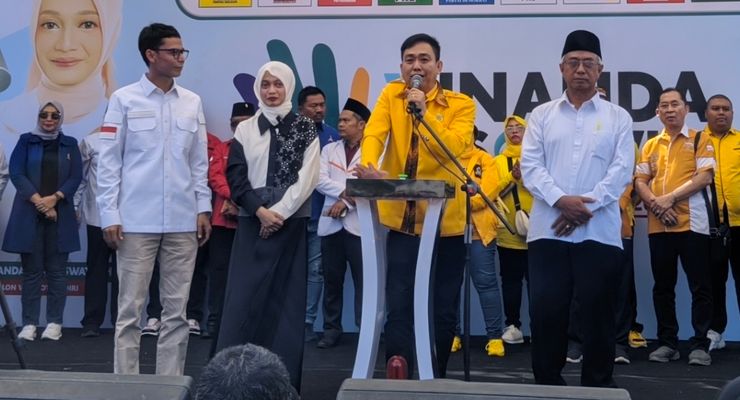 Pilkada Kediri, Pasangan Vinanda-Gus Qowim Deklarasi di Alun-alun yang Sedang Mangkrak