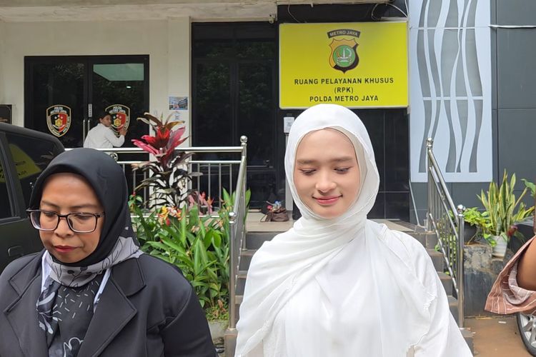 Kuasa Hukum Bantah Kabar Inara Rusli Hamil
