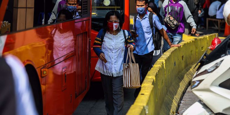 Melihat Puncak Pandemi Covid 19 Indonesia Bak Menyusuri Lorong Gelap Halaman All Kompas Com