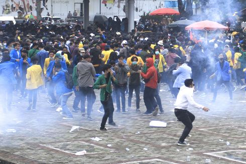 Kontras: Hingga Sore Ini, Ratusan Peserta Aksi Tolak UU Cipta Kerja Dinyatakan Hilang