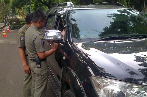 Masuk Balaikota Bandung, 51 Mobil Ketahuan Tak Ada Tempat Sampah