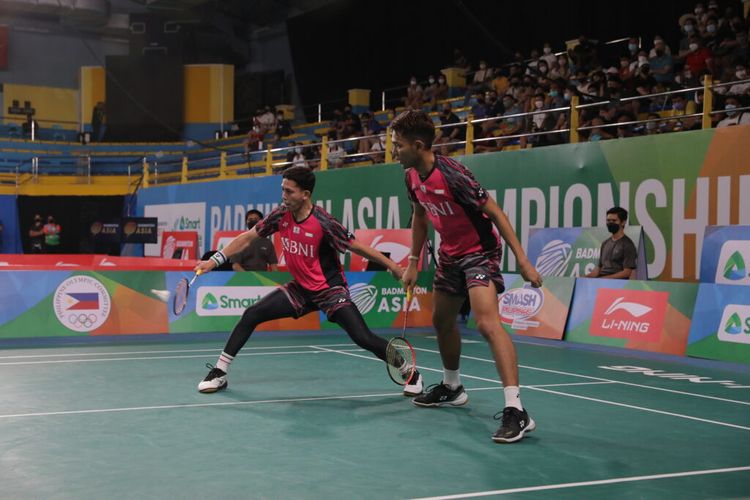 Fajar Alfian/Muhammad Rian Ardianto bertanding dengan Pramudya Kusumawardana/Yeremia Erich Yoche Yacob Rambitan di semifinal Badminton Asia Championship 2022, Sabtu (29/4/2022).