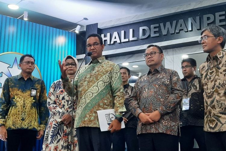 Capres nomor urut 1 Anies Baswedan menghadiri acara “Deklarasi Kemerdekaan Pers” di kantor Dewan Pers, Gambir, Jakarta, Sabtu (10/2/2024). 