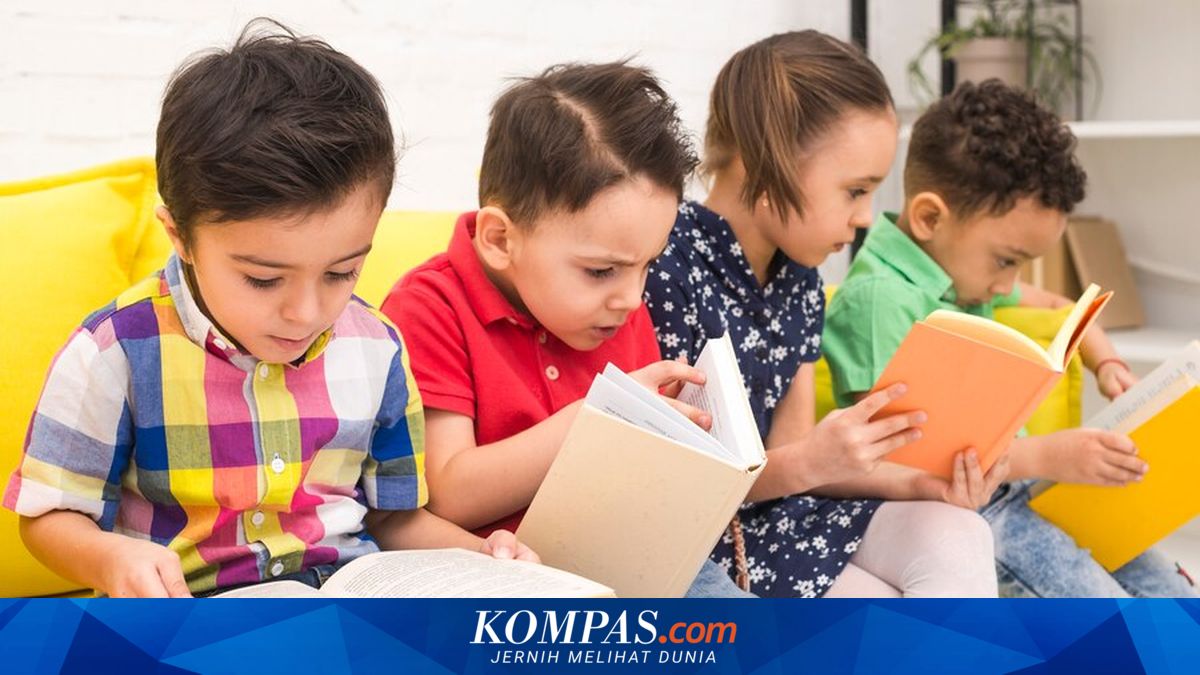4 Cara Membiasakan Anak Membaca Buku, Bisa Sejak Bayi