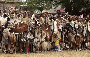 Porno sanoati fotosuratlaridan yalangoch etuk ayollar