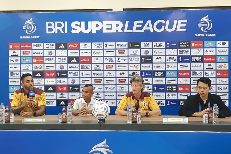 Bedah Kekalahan PSS dari Madura United, Pieter Huistra: Terlalu Mudah Kebobolan