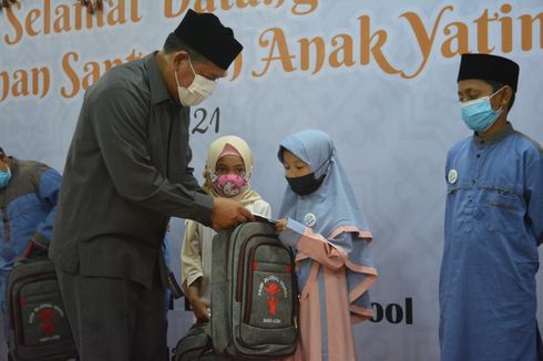 Bangun Karakter Empati, Fatih School Aceh Ajak Warga Sekolah Beri Santunan Pendidikan