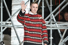 27 Tahun Berkarya, Raf Simons Akhiri Label Fashion Miliknya