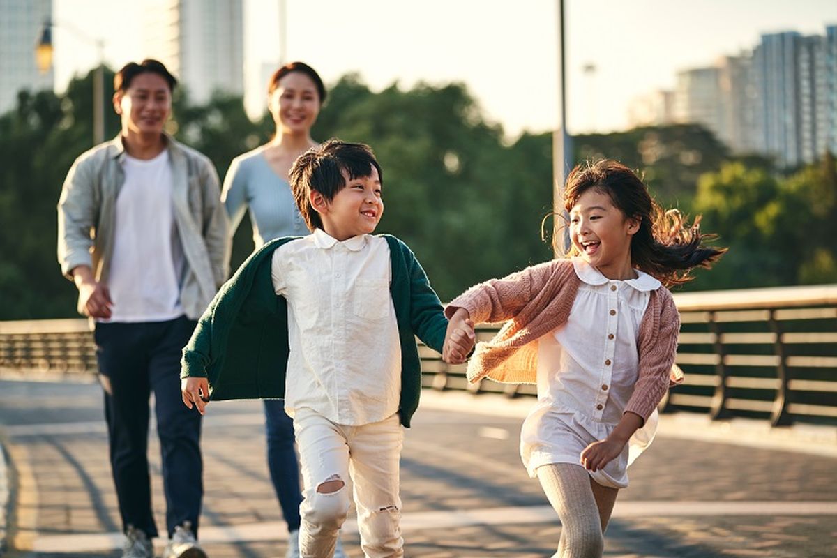 Family time bersama keluarga amatlah penting bagi orangtua untuk dapat memantau tumbuh kembang anak-anak mereka. Selain itu, kegiatan ini juga berpengaruh terhadap kepribadian anak dengan karakter kuat.