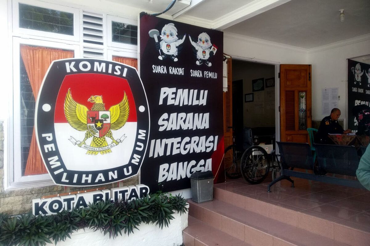 Kantor KPU Kota Blitar di Jalan Pemuda Sumpomo, Kelurahan Gedog, Kecamatan Sananwetan, Kota Blitar, Senin (26/6/2023)