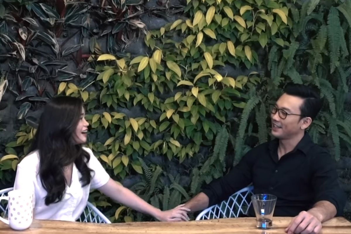 Denny Sumargo dan Olivia Allan dalam kanal YouTube Denny.