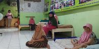 “Saya Tidak Punya Rumah Sendiri” Kisah Sri Menghabiskan Sisa Hidup di Panti Jompo