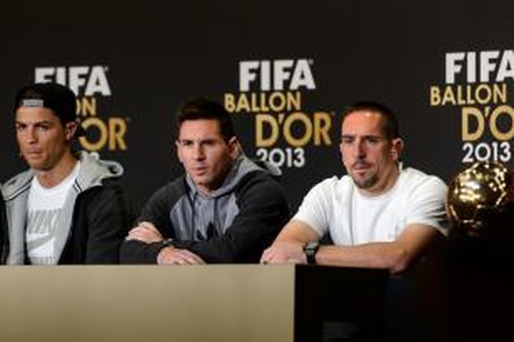 Cristiano Ronaldo, Lionel Messi, dan Franck Ribery merupakan kandidat peraih FIFA Ballon d'Or 2013. 