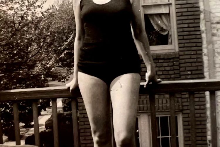 Vivian Levy saat masih belia. 