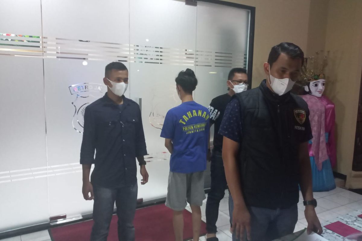Polsek Kembangan mengamankan pelaku penjambretan ponsel seorang bocah di kawasan Jalan Murni Joglo, Kembangan, Jakarta Barat, beberapa waktu lalu.