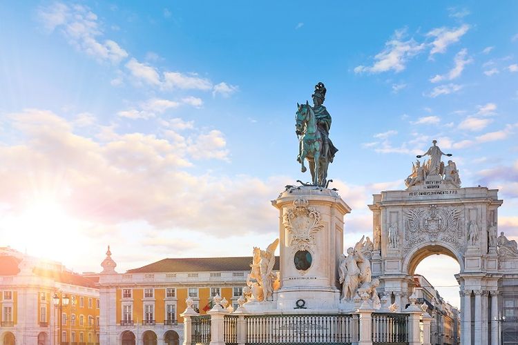 Ilustrasi Portugal - Praca do Comercio.