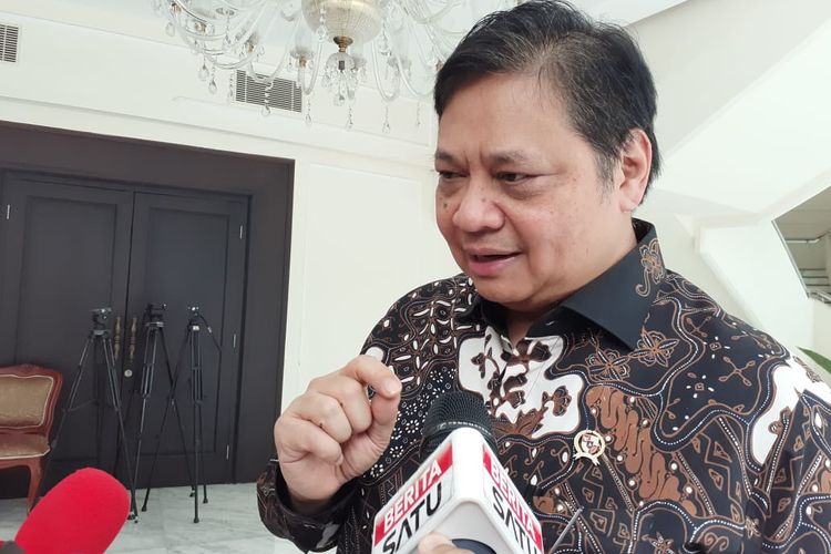 Menko Perekonomian Airlangga Hartarto saat berkunjung ke Kantor Wapres RI, Jalan Medan Merdeka Utara, Jakarta, Kamis (6/2/2020).