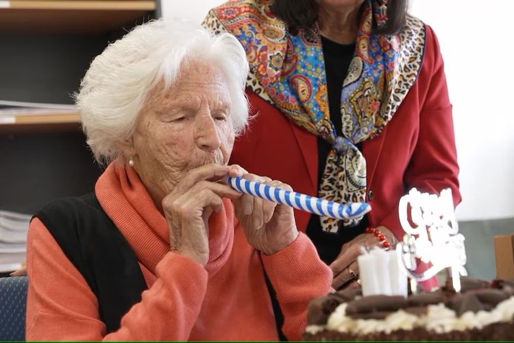 Catherina akan merayakan ulang tahunnya di rumah perawatan lanjut usia, tempat ia tinggal sekarang.
