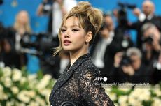 Intip Gaya Glamor Lisa BLACKPINK, Tampil Perdana di Met Gala 2025