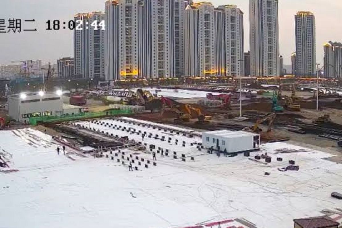 Progres konstruksi Rumah Sakit Khusus Pasien Corona di Wuhan, Provinsi Hubei, China, Selasa (27/1/2020).