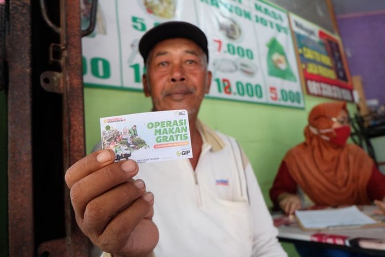 Kupon yang harus dimiliki masyarakat untuk menikmati makanan gratis dari warung nasi yang berpartisipasi dalam program Operasi Makan Gratis milik Aksi Cepat Tanggap (ACT).