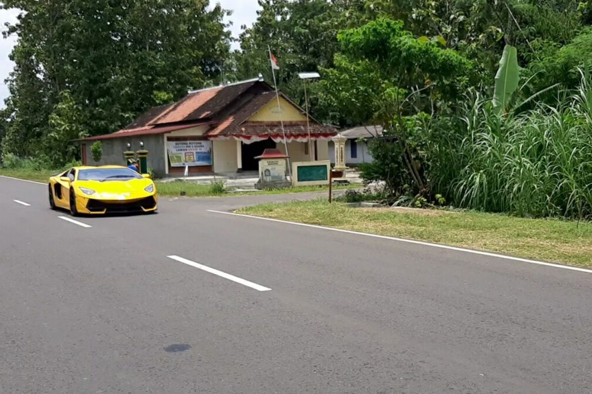 Mobil 'Supercar' Buatan Suhartanto
