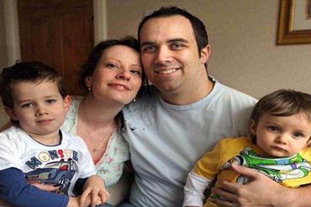 Rob Waggett dan keluarganya.