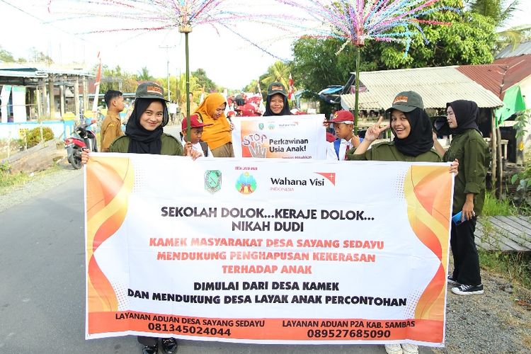 Foto tak bertanggal yang menampilkan kampanye penghapusan kekerasan terhadap anak yang disuarakan Forum Anak Desa Sayang Sedayu, Kecamatan Teluk Keramat, Kabupaten Sambas, Kalimantan Barat.