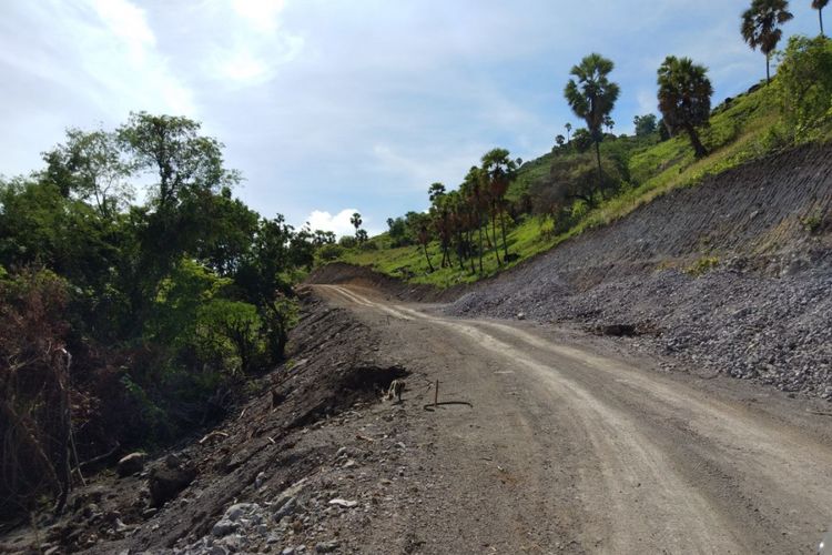  Jalan Akses lanjutan Bandara Komodo sepanjang 8,80 kilometer.