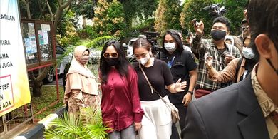 Rachel Vennya terlihat hadir di Pengadilan Agama Jakarta Selatan untuk persidangan kedua atas kasus perceraiannya dengan Niko Al Hakim.