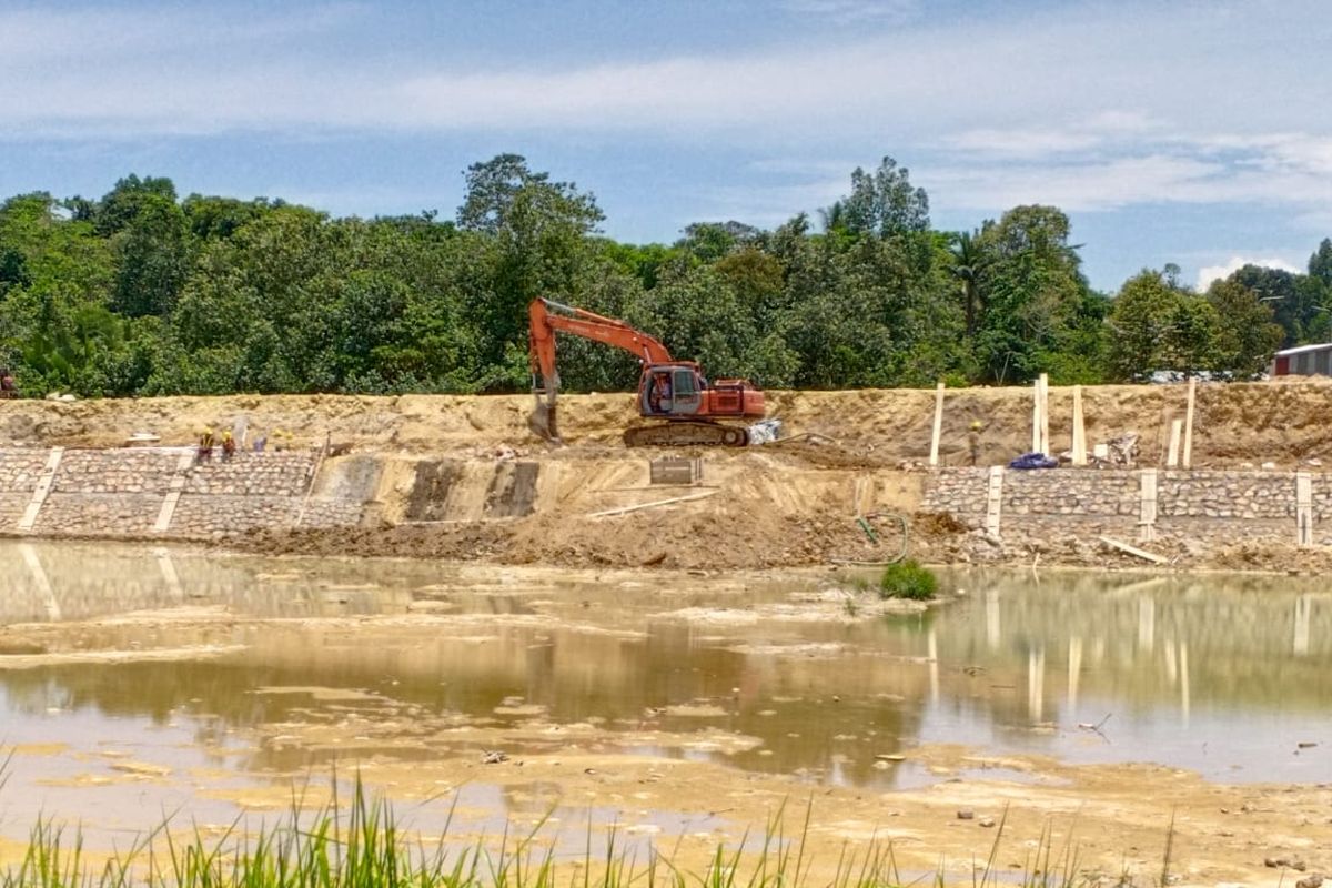 Kolam Retensi Sungai Wanggu pengendali banjir di Kota Kendari, Sulawesi Tenggara, telah mencapai progres fisik 87,53 persen.