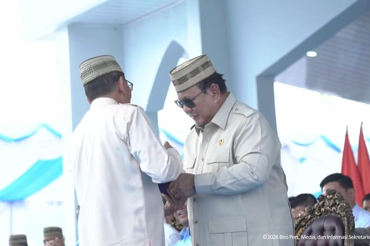 Prabowo Dianugerahi Penghargaan Adhi Bhakti Tani Nelayan Maha Utama 
