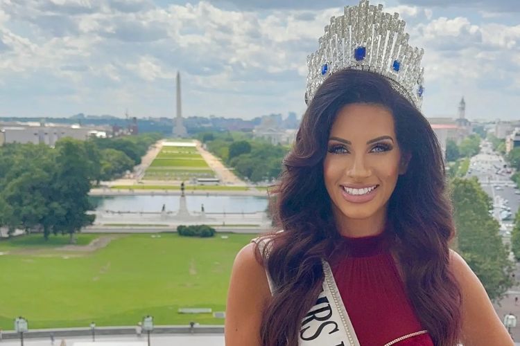 Kisah Amber Uhler, Turun 77 Kg Sebelum Tampil di Miss USA